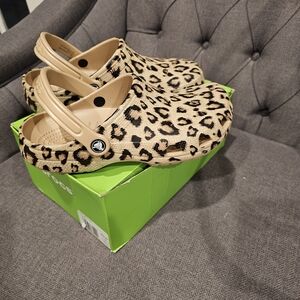 CROCS Women's Tan Leopard Clogs